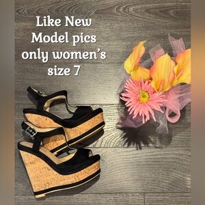 Like New 💕Wedge Sandals